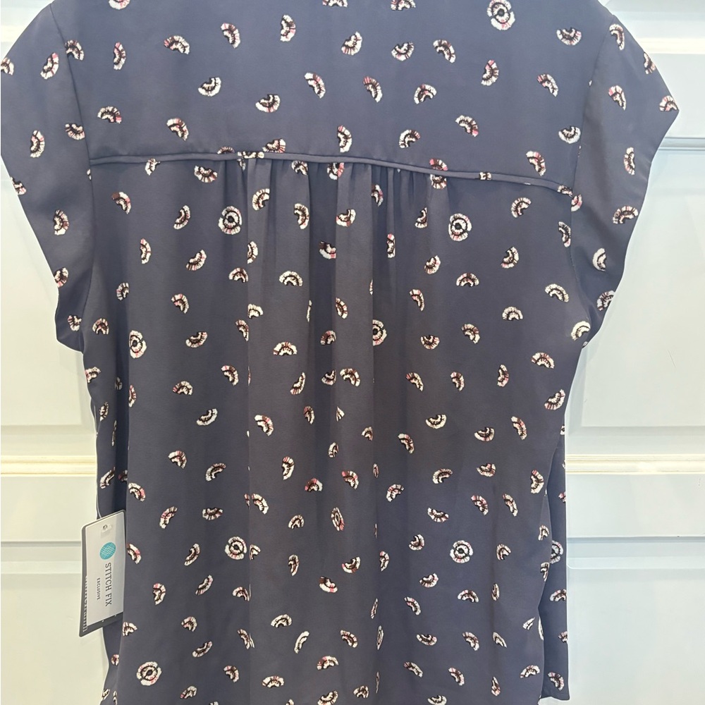 Daniel Rainn Charcoal Printed Blouse - Picture 2 of 5
